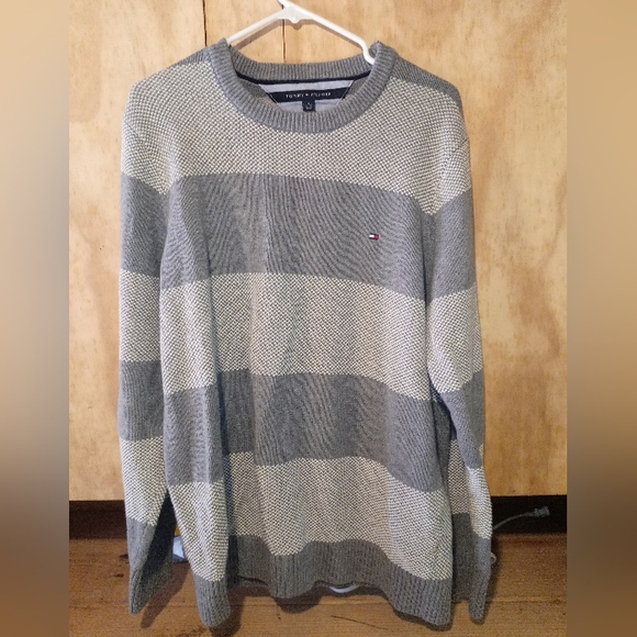 Men's Vintage Tommy Hilfiger Sweater - Picture 1 of 4